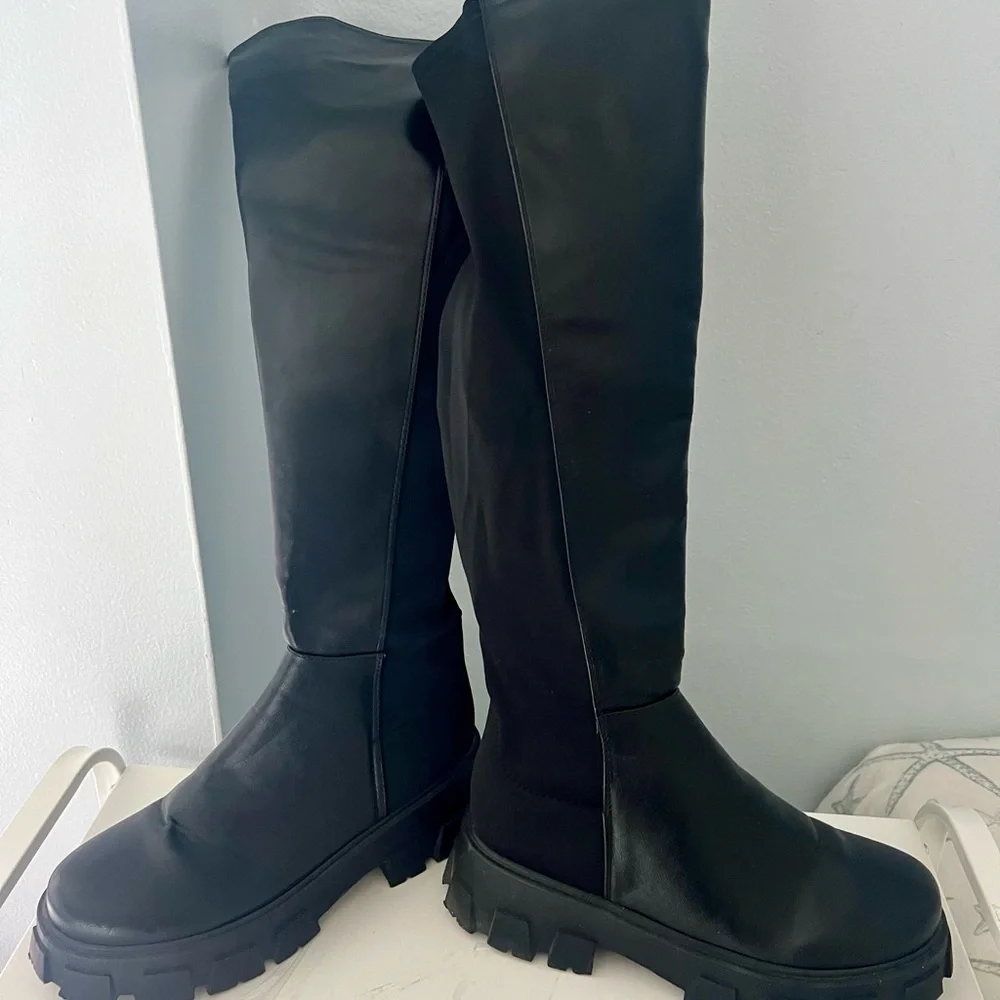 Rouge! Black Over the Knee Boots - Picture 4 of 8
